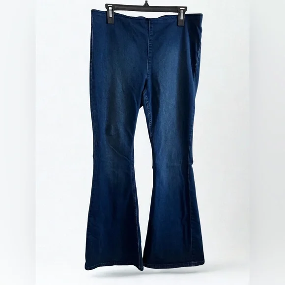 We The Free Dark Blue Penny Pull On Flare Jeans π» - Picture 1 of 9